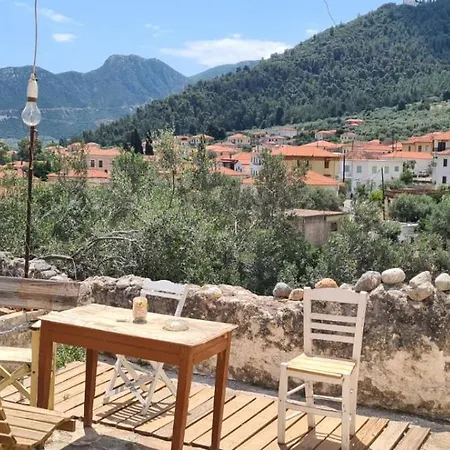 別荘 Large And Comfortable House At Leonidio's Sunny Side