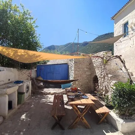 Large And Comfortable House At Leonidio's Sunny Side 펜션