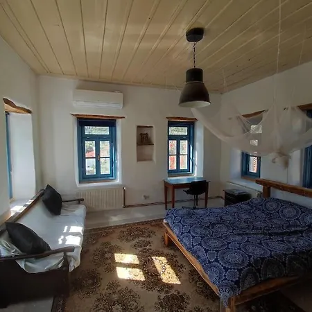Semesterbostad Large And Comfortable House At Leonidio's Sunny Side