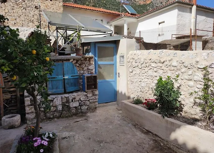 Semesterbostad Large And Comfortable House At Leonidio's Sunny Side *