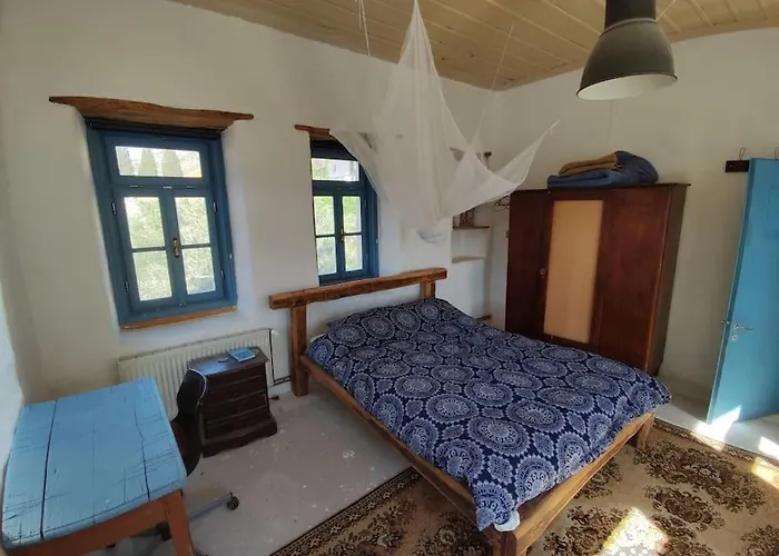 Large And Comfortable House At Leonidio's Sunny Side *